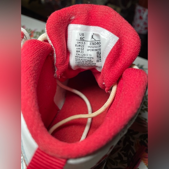 Toddler Jordan 11 - Picture 16 of 16